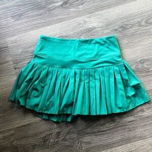 Gold Hinge skirt size small! Green color